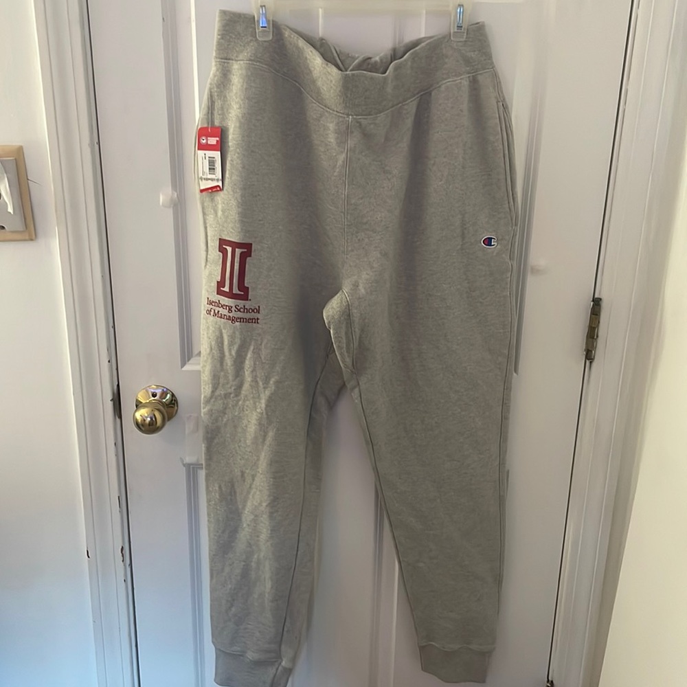umass isenberg joggers brand new